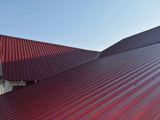 Профлист С18 0.55 мм RAL 3005 Красное Вино 1 - в «Монолит-Металлопрокат».